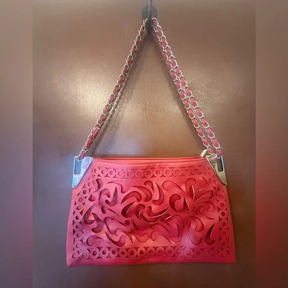 Handmade artisan laser cut leather bag artist unknown. Pristine real silk lining - Picture 6 of 14